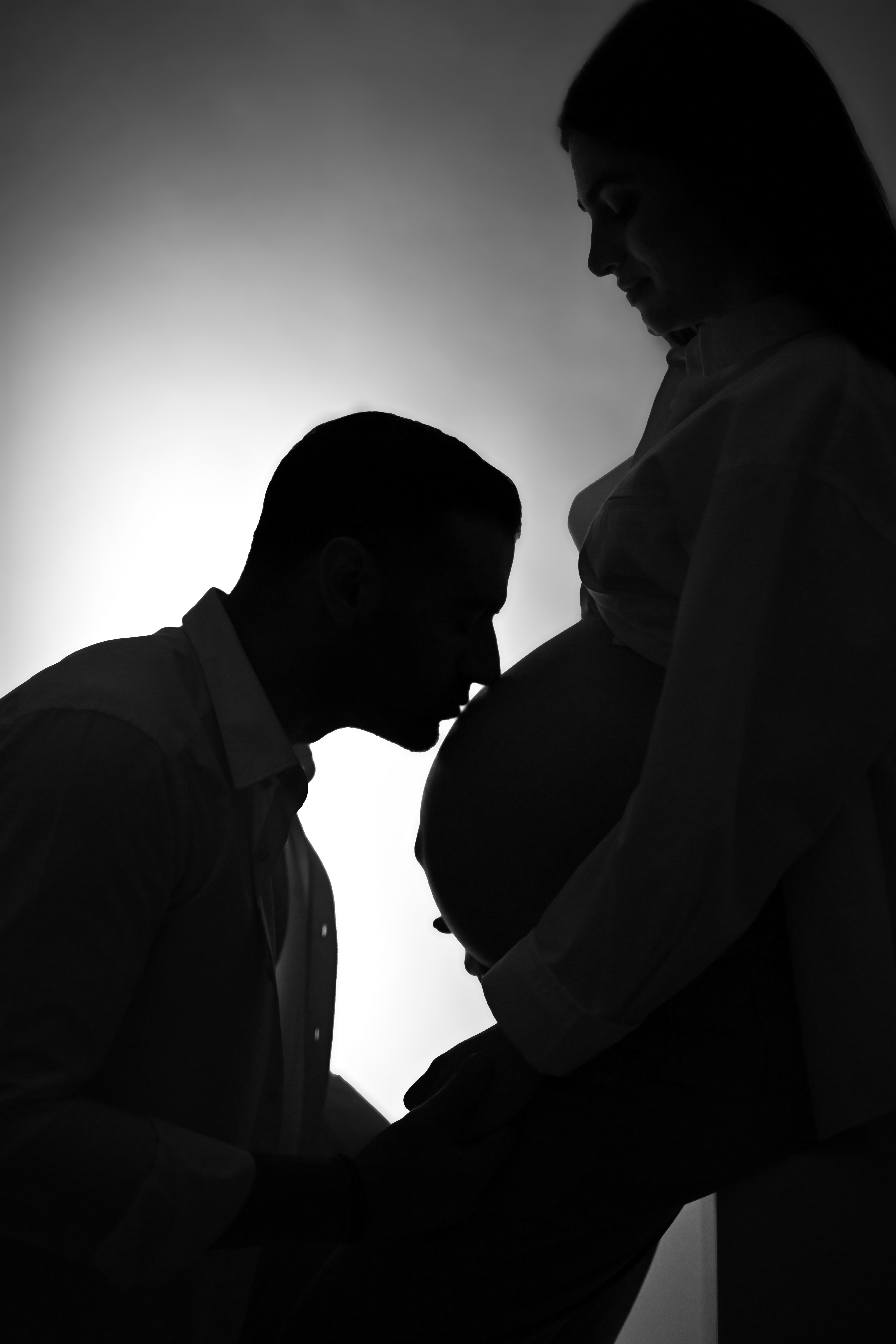 Δραματικό ασπρόμαυρο πορτρέτο εγκυμοσύνης - Φωτογραφείο Κολοβός